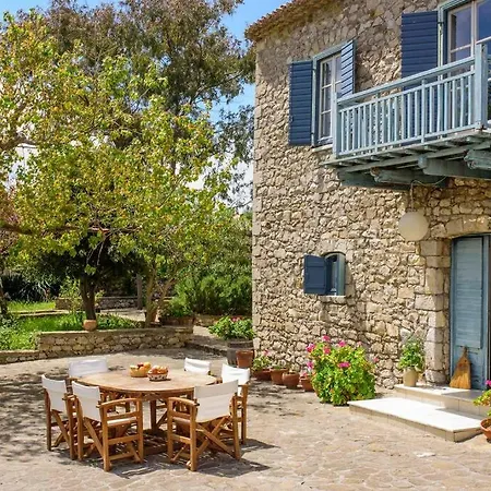 Splendid Stone House With Vineyard Close To Pylos