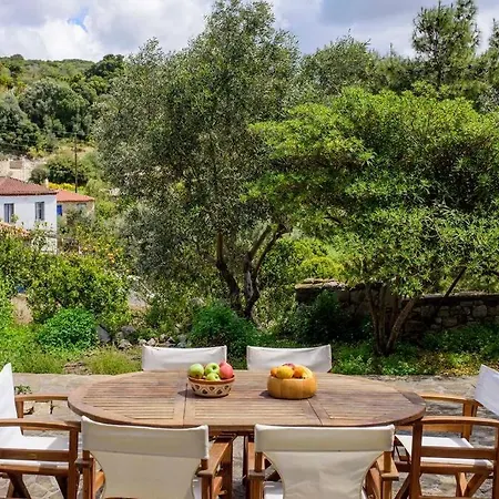 Splendid Stone House With Vineyard Close To Villa
